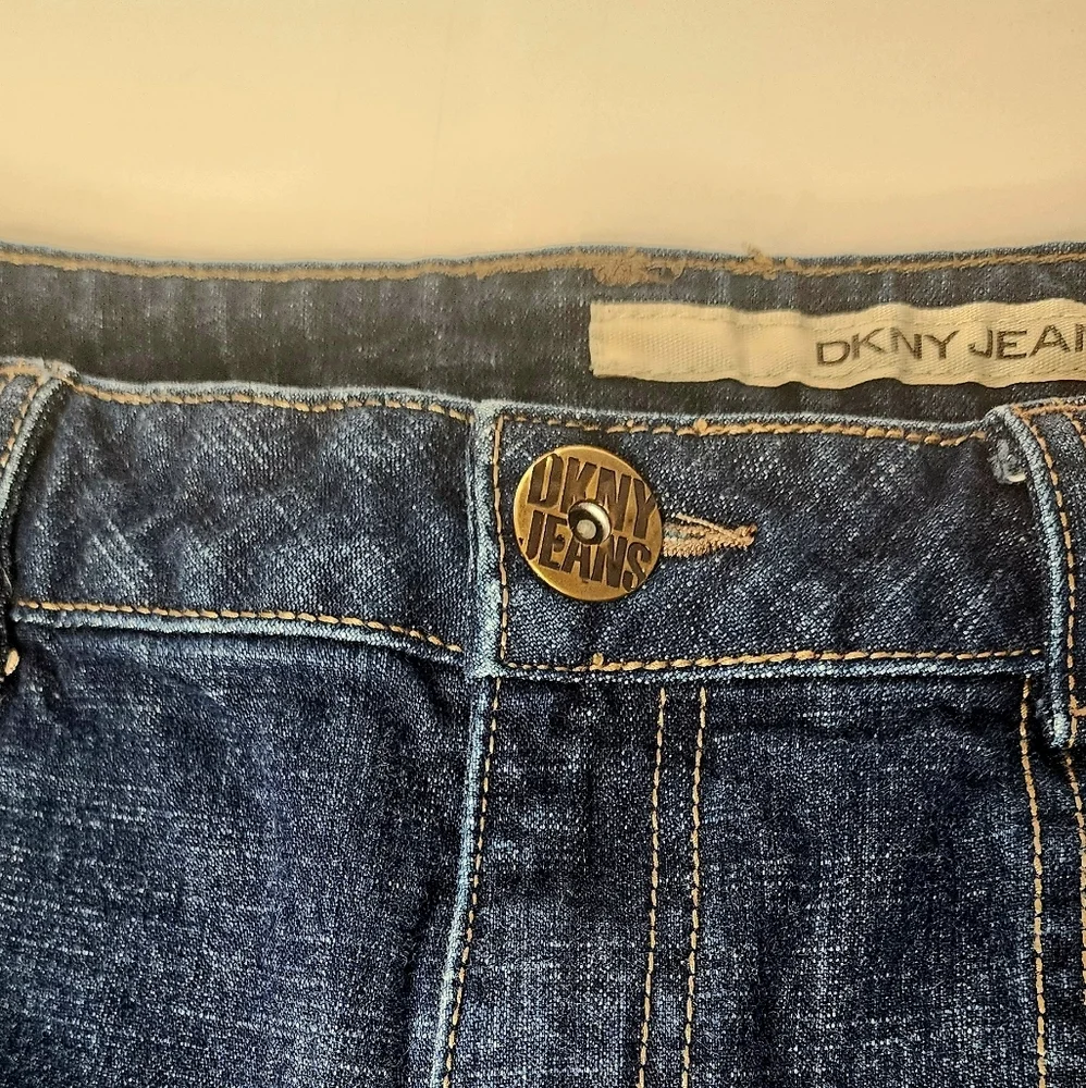 DKYN Jeans Women Cuffed Denim Dark Wash Blue Mid Rise Short Size 12 - Picture 5 of 6